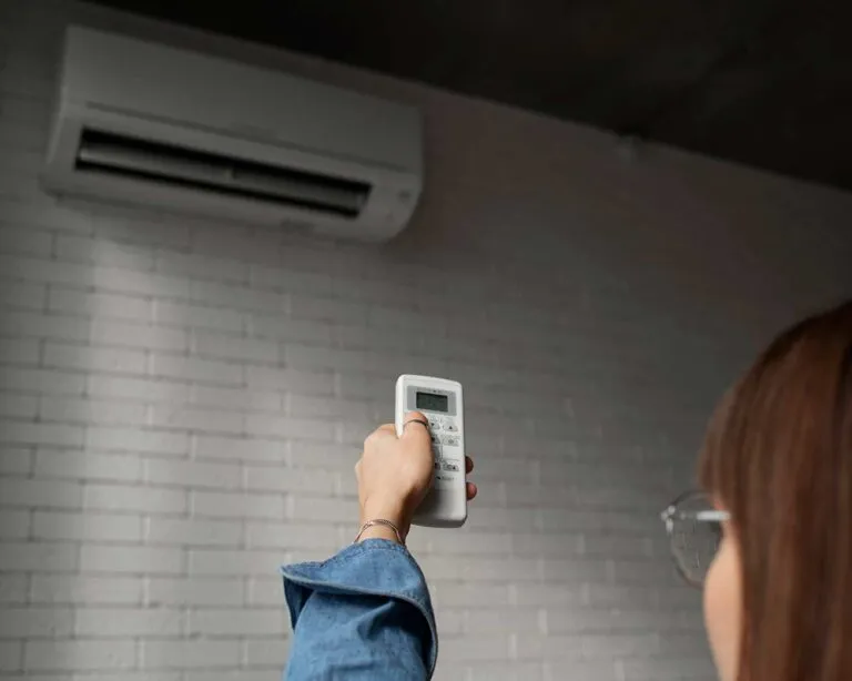 Oficina climatizada con sistema de aerotermia